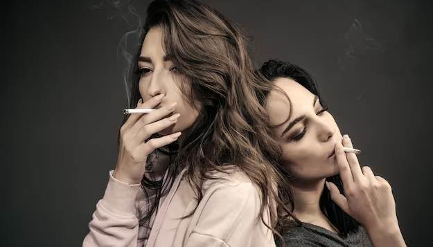 курение и ЛГБТ: бисексуалкам сложнее бросить
