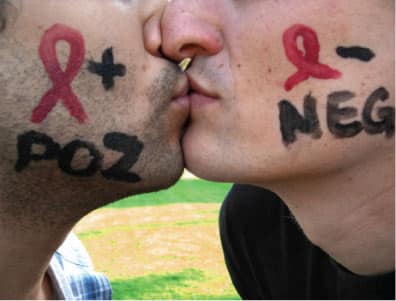 Десятки фотографий, снятых в Америке в течение одного дня, описывают жизнь ВИЧ-положительных людей, их родных и близких