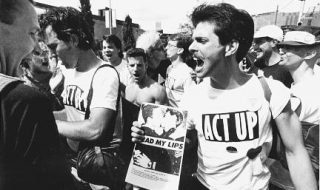 "Отложенная победа: Как СПИД изменил жизнь геев в Америке"