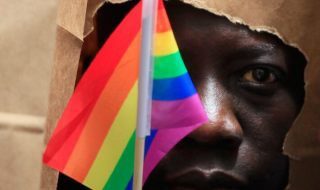 На конференцию по ВИЧ, вынуждены приглашать гей активистов