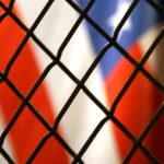 В США мужчина организовал изнасилование 11-летнего сына "чтобы не вырос геем"