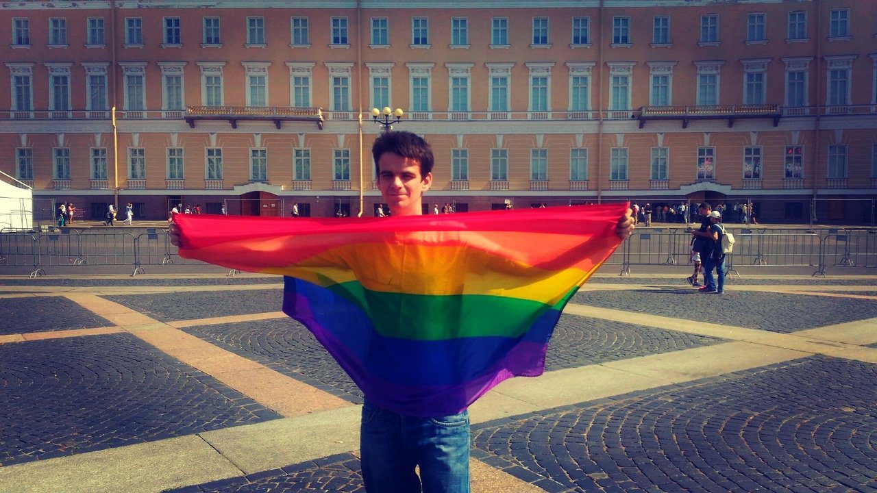 В Петербурге полиция задержала участников ЛГБТ-прайда