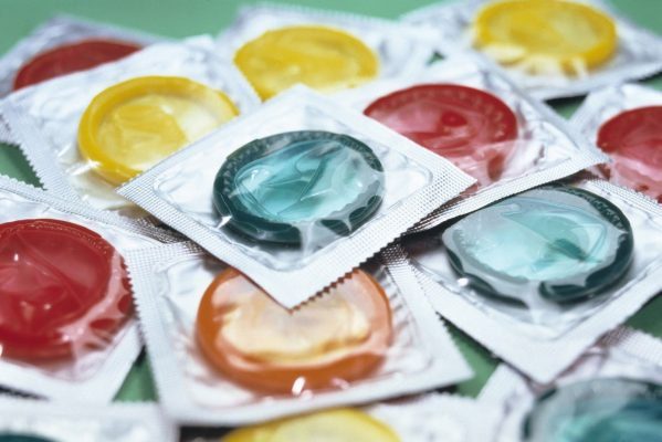 секс в презервативе
