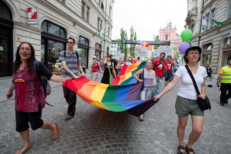 Словения легализовала однополые браки и усыновление детей