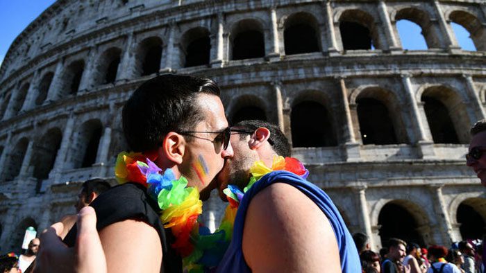 Права ЛГБТ в Италии