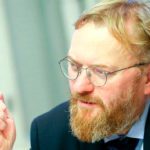 Милонов предложил запретить «смену пола» без медицинских показаний
