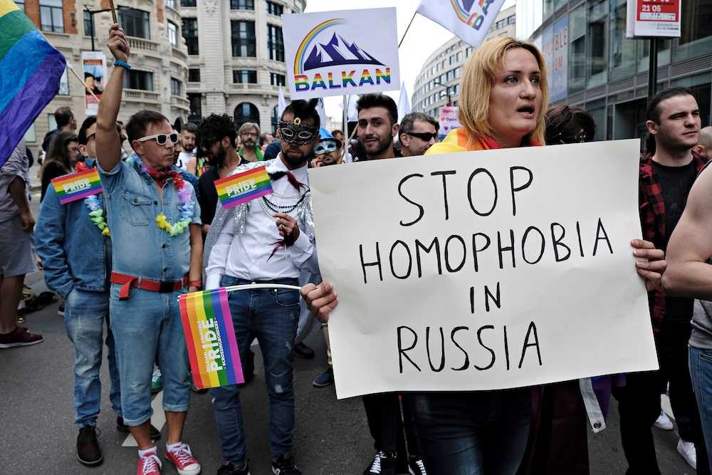 Как справиться с гомофобией на улице?