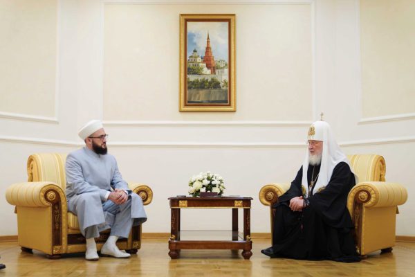 Патриарх Кирилл заявил о пользе исламского мира для "традиционных ценностей"