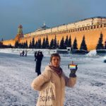Активистку Марию Баронову оштрафовали за пикет с прайд флагом