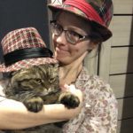 &laquo;Целую и тискаю я только кота&raquo;