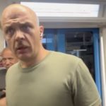 Напавшего на девушку в метро гомофоба арестовали на 1000 рублей