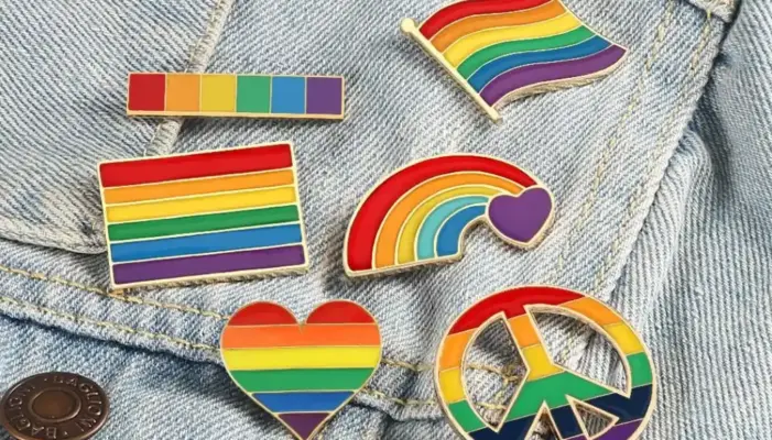 значки в цветах ЛГБТ-прайда, символика ЛГБТ
