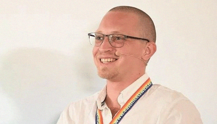 Выход ЛГБТ арест