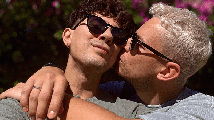 ЛГБТ эмиграция