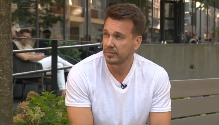 на фото Михаил Зыгарь