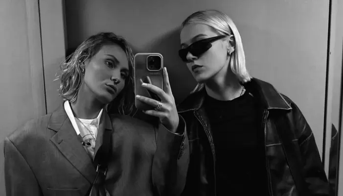 SavannaOki с партнёршей