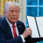 США: указ Трампа угрожает депортацией транс-иностранцев