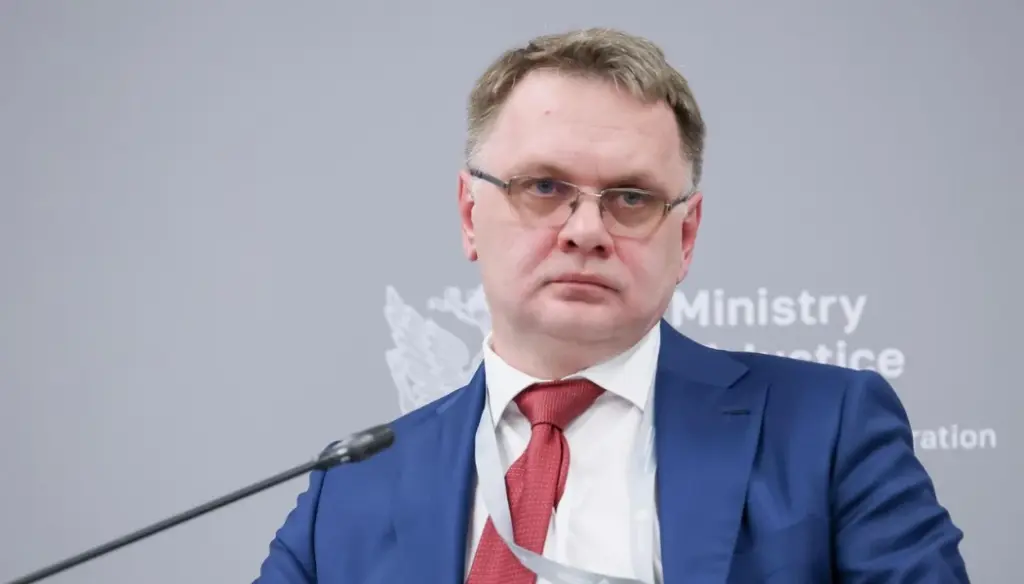 Замминистра юстиции Макси Бесхмельницын предложил ввести миллионную пошлину за смену гендерного маркера в паспорте (она запрещена)