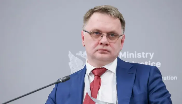 Замминистра юстиции Макси Бесхмельницын предложил ввести миллионную пошлину за смену гендерного маркера в паспорте (она запрещена)