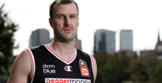 Эндрю Огилви каминг-аут