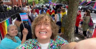 Главный редактор Парни ПЛЮС Евгений Писемский на прайде ЛГБТ у посольства России в Лондоне