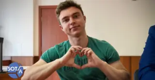 Политик-фембой Даниил Неонов в суде